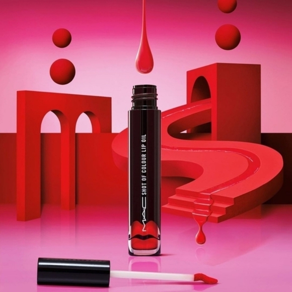 MAC Shot of Color Lip Oil – Flash Me Red Gloss, Moisturizing Tint – High Shine - Picture 2 of 13